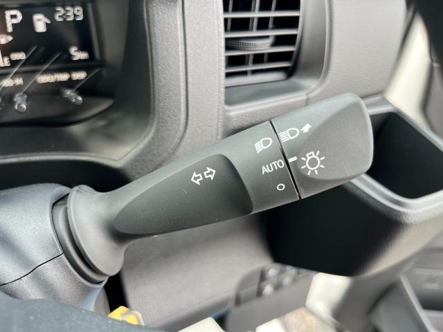 ハイゼットカーゴ スペシャル　届出済未使用車／スマートアシスト／衝突被害軽減ブレーキ／コーナーセンサー／オートライト／アイドリングストップ／ハロゲンヘッドライト／両側スライドドア／踏み間違い防止／オートマチックハイビーム（11枚目）