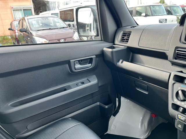 ハイゼットカーゴ スペシャル　届出済未使用車／スマートアシスト／衝突被害軽減ブレーキ／コーナーセンサー／オートライト／アイドリングストップ／ハロゲンヘッドライト／両側スライドドア／踏み間違い防止／オートマチックハイビーム（19枚目）