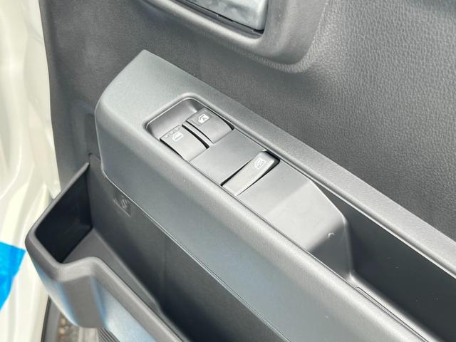 ハイゼットカーゴ スペシャル　届出済未使用車／スマートアシスト／衝突被害軽減ブレーキ／コーナーセンサー／オートライト／アイドリングストップ／ハロゲンヘッドライト／両側スライドドア／踏み間違い防止／オートマチックハイビーム（23枚目）