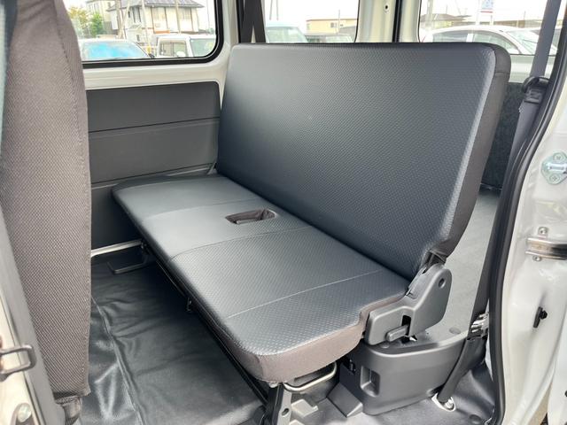ハイゼットカーゴ スペシャル　届出済未使用車／スマートアシスト／衝突被害軽減ブレーキ／コーナーセンサー／オートライト／アイドリングストップ／ハロゲンヘッドライト／両側スライドドア／踏み間違い防止／オートマチックハイビーム（27枚目）