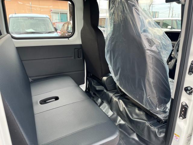 ハイゼットカーゴ スペシャル　届出済未使用車／スマートアシスト／衝突被害軽減ブレーキ／コーナーセンサー／オートライト／アイドリングストップ／ハロゲンヘッドライト／両側スライドドア／踏み間違い防止／オートマチックハイビーム（28枚目）