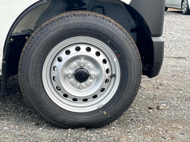 ハイゼットカーゴ スペシャル　届出済未使用車／スマートアシスト／衝突被害軽減ブレーキ／コーナーセンサー／オートライト／アイドリングストップ／ハロゲンヘッドライト／両側スライドドア／踏み間違い防止／オートマチックハイビーム（34枚目）