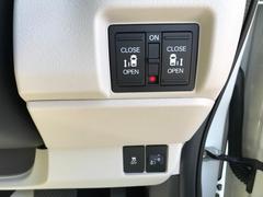 ������Τ��֤�ξ¦��ư���饤�ɥɥ��Ĥ��Ǥ����ܥ������ǥɥ������Ĥ��ޤ��������������Ǥ��衣 2