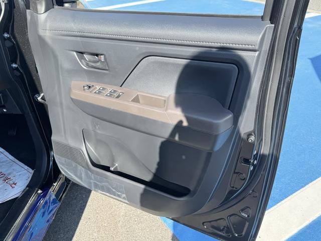 トール X 登録済み未使用車/9インチディスプレイオーディオ/フルセグTV/バックカメラ/衝突被害軽減ブレーキ/電動スライドドア/後席ロールサンシェード/クリアランスソナー/ステアリングスイッチ/HDMI接続端子(22枚目)