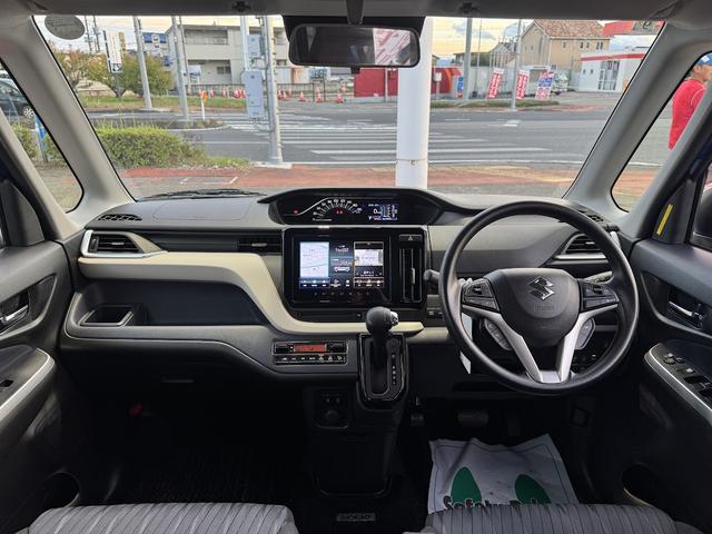 ソリオ ハイブリッドＭＸ　衝突被害軽減ブレーキ／全方位カメラ付きメモリーナビ／電動スライドドア／レーダークルーズコントロール／純正１５インチアルミホイール／プッシュスタート／オートエアコン／前席シートヒーター／シートリフター（12枚目）