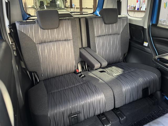 ソリオ ハイブリッドＭＸ　衝突被害軽減ブレーキ／全方位カメラ付きメモリーナビ／電動スライドドア／レーダークルーズコントロール／純正１５インチアルミホイール／プッシュスタート／オートエアコン／前席シートヒーター／シートリフター（14枚目）