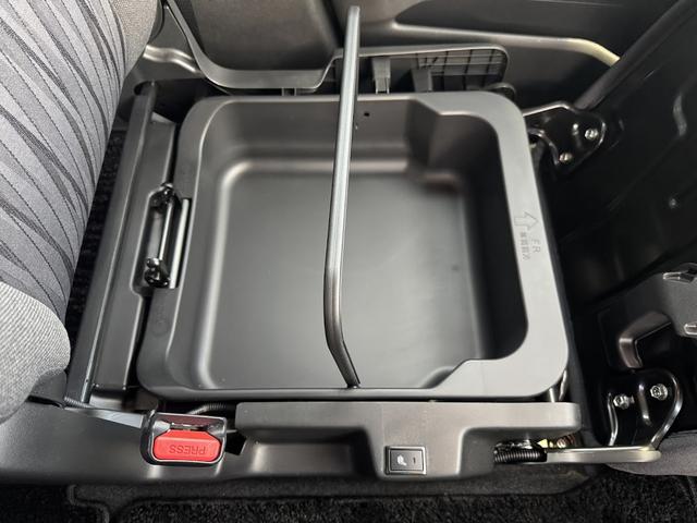 ソリオ ハイブリッドＭＸ　衝突被害軽減ブレーキ／全方位カメラ付きメモリーナビ／電動スライドドア／レーダークルーズコントロール／純正１５インチアルミホイール／プッシュスタート／オートエアコン／前席シートヒーター／シートリフター（17枚目）