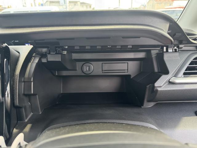 ソリオ ハイブリッドＭＸ　衝突被害軽減ブレーキ／全方位カメラ付きメモリーナビ／電動スライドドア／レーダークルーズコントロール／純正１５インチアルミホイール／プッシュスタート／オートエアコン／前席シートヒーター／シートリフター（20枚目）