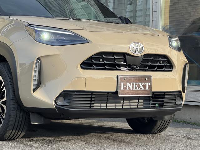 ヤリスクロス ハイブリッドＺ　登録済み未使用車／２トンカラー／黒内装／アラウンドビューモニター／ブラインドスポットモニター／前席シートヒーター／運転席パワーシート／純正８型ディスプレイ／フルセグＴＶ／ＥＴＣ／ＬＥＤヘッドライト（14枚目）