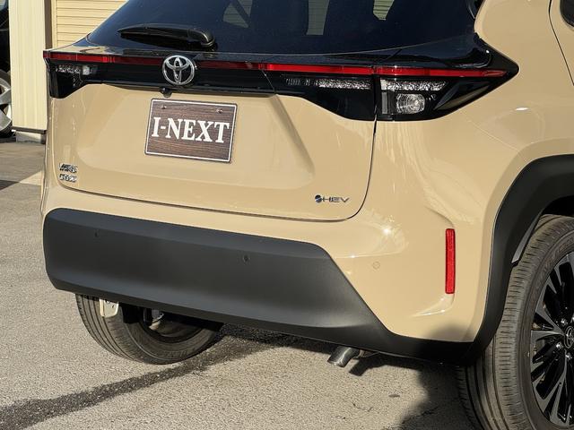 ヤリスクロス ハイブリッドＺ　登録済み未使用車／２トンカラー／黒内装／アラウンドビューモニター／ブラインドスポットモニター／前席シートヒーター／運転席パワーシート／純正８型ディスプレイ／フルセグＴＶ／ＥＴＣ／ＬＥＤヘッドライト（18枚目）