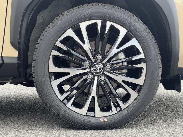 ヤリスクロス ハイブリッドＺ　登録済み未使用車／２トンカラー／黒内装／アラウンドビューモニター／ブラインドスポットモニター／前席シートヒーター／運転席パワーシート／純正８型ディスプレイ／フルセグＴＶ／ＥＴＣ／ＬＥＤヘッドライト（19枚目）