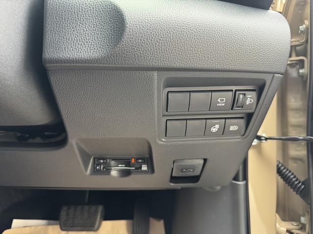 ヤリスクロス ハイブリッドＺ　登録済み未使用車／２トンカラー／黒内装／アラウンドビューモニター／ブラインドスポットモニター／前席シートヒーター／運転席パワーシート／純正８型ディスプレイ／フルセグＴＶ／ＥＴＣ／ＬＥＤヘッドライト（26枚目）