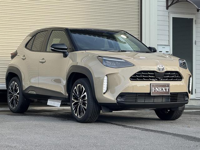 ヤリスクロス ハイブリッドＺ　登録済み未使用車／２トンカラー／黒内装／アラウンドビューモニター／ブラインドスポットモニター／前席シートヒーター／運転席パワーシート／純正８型ディスプレイ／フルセグＴＶ／ＥＴＣ／ＬＥＤヘッドライト（33枚目）