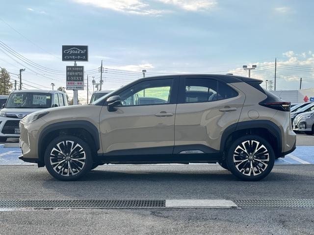 ヤリスクロス ハイブリッドＺ　登録済み未使用車／２トンカラー／黒内装／アラウンドビューモニター／ブラインドスポットモニター／前席シートヒーター／運転席パワーシート／純正８型ディスプレイ／フルセグＴＶ／ＥＴＣ／ＬＥＤヘッドライト（35枚目）