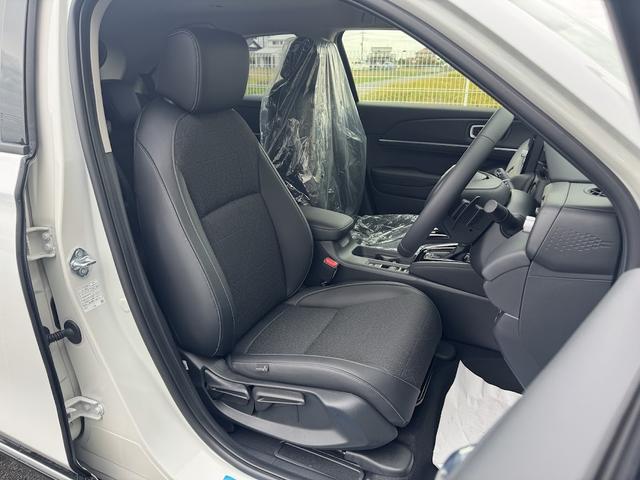 ヴェゼル e:HEV Z 登録済み未使用車/ホンダコネクトディスプレイ/バックカメラ/ETC車載器/アダプティブクルーズコントロール/前席シートヒーター/ステアリングヒーター/衝突被害軽減ブレーキ/ブラインドスポットモニター(13枚目)