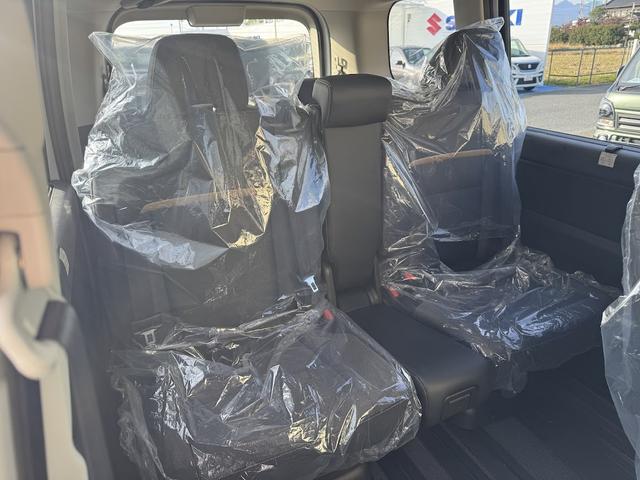 セレナ ハイウェイスターV 登録済み未使用車/4WD/ホットプラスpkg/12.3型ナビ/アラウンドビューモニター/インテリジェントルームミラー/ブラインドスポットモニター/両側電動スライドドア/リアエアコン/プロパイロット(14枚目)