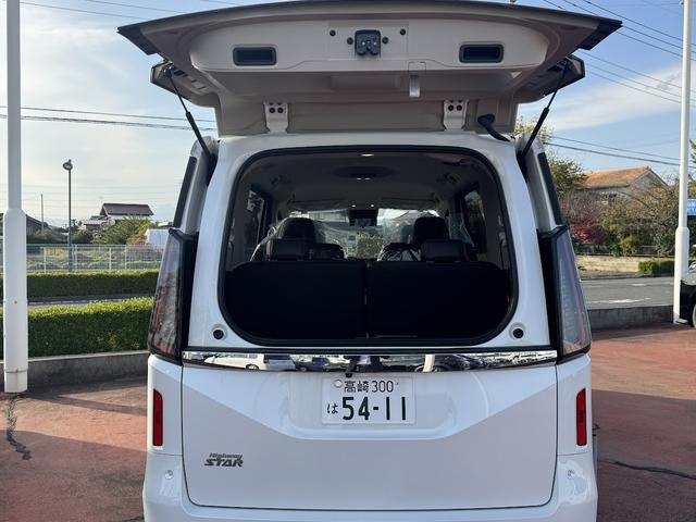 セレナ ハイウェイスターV 登録済み未使用車/4WD/ホットプラスpkg/12.3型ナビ/アラウンドビューモニター/インテリジェントルームミラー/ブラインドスポットモニター/両側電動スライドドア/リアエアコン/プロパイロット(16枚目)