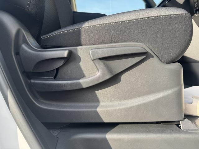 セレナ ハイウェイスターV 登録済み未使用車/4WD/ホットプラスpkg/12.3型ナビ/アラウンドビューモニター/インテリジェントルームミラー/ブラインドスポットモニター/両側電動スライドドア/リアエアコン/プロパイロット(28枚目)