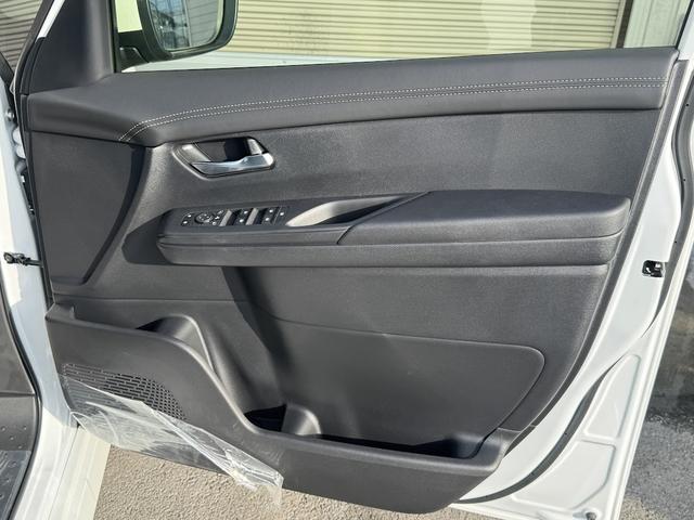 セレナ ハイウェイスターV 登録済み未使用車/4WD/ホットプラスpkg/12.3型ナビ/アラウンドビューモニター/インテリジェントルームミラー/ブラインドスポットモニター/両側電動スライドドア/リアエアコン/プロパイロット(29枚目)