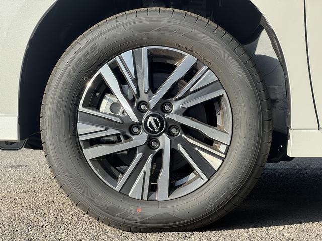 セレナ ハイウェイスターV 登録済み未使用車/4WD/ホットプラスpkg/12.3型ナビ/アラウンドビューモニター/インテリジェントルームミラー/ブラインドスポットモニター/両側電動スライドドア/リアエアコン/プロパイロット(40枚目)