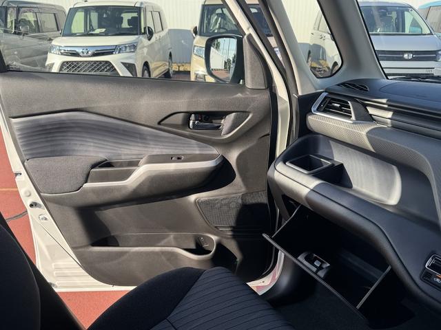 ソリオ ハイブリッドMZ 登録済み未使用車/衝突被害軽減ブレーキ/ブラインドスポットモニター/レーダークルーズコントロール/両側電動スライドドア/前席シートヒーター/ヘッドアップディスプレイ/後席サーキュレーター/オートAC(16枚目)