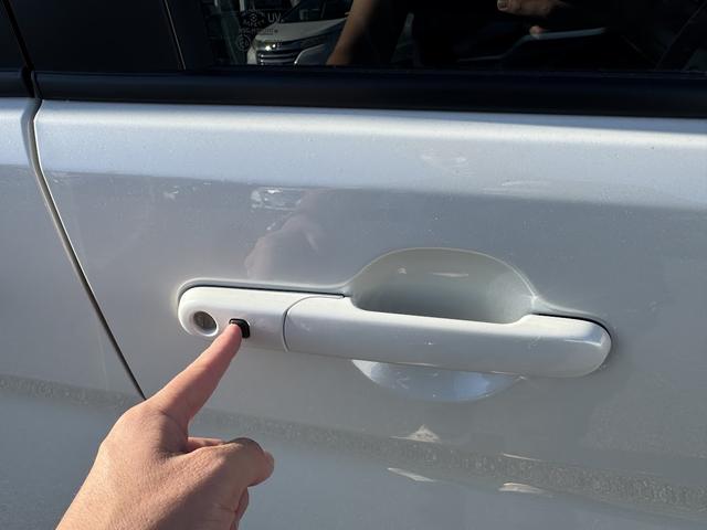 ソリオ ハイブリッドMZ 登録済み未使用車/衝突被害軽減ブレーキ/ブラインドスポットモニター/レーダークルーズコントロール/両側電動スライドドア/前席シートヒーター/ヘッドアップディスプレイ/後席サーキュレーター/オートAC(32枚目)