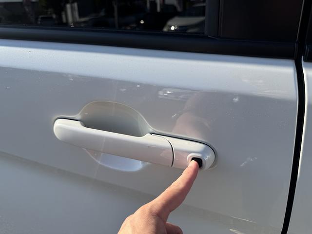 ソリオ ハイブリッドMZ 登録済み未使用車/衝突被害軽減ブレーキ/ブラインドスポットモニター/レーダークルーズコントロール/両側電動スライドドア/前席シートヒーター/ヘッドアップディスプレイ/後席サーキュレーター/オートAC(33枚目)