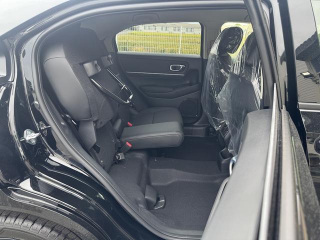 ヴェゼル e:HEV Z 登録済み未使用車/ホンダコネクトディスプレイ/バックカメラ/ETC2.0/置くだけ充電/アダプティブクルーズコントロール/オートブレーキホールド/ブラインドスポットモニター/ステアリングヒーター(15枚目)