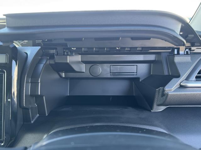 ソリオ ハイブリッドＭＧ　登録済み未使用車／キャラバンアイボリーパール／衝突被害軽減ブレーキ／レーダークルーズコントロール／運転席シートリフター／運転席アームレスト／オートエアコン／プッシュスタート／クリアランスソナー／禁煙車（17枚目）