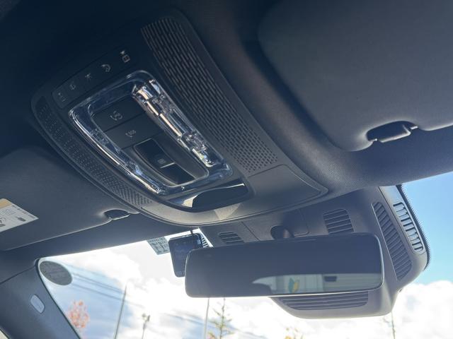 Aクラス A200d AMGラインパッケージ ワンオーナー/アドバンストパッケージ/360°カメラ/スライディングルーフ/ヘッドアップディスプレイ/10.25インチディスプレイ/純正ドライブレコーダー/ETC/前席シートヒーター/車検整備付き(4枚目)