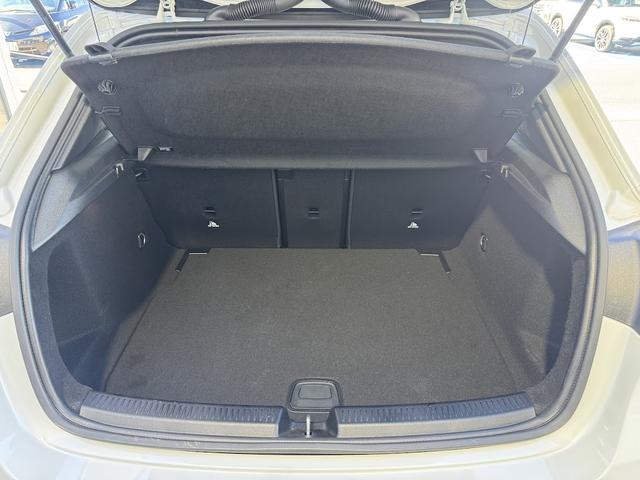 Aクラス A200d AMGラインパッケージ ワンオーナー/アドバンストパッケージ/360°カメラ/スライディングルーフ/ヘッドアップディスプレイ/10.25インチディスプレイ/純正ドライブレコーダー/ETC/前席シートヒーター/車検整備付き(42枚目)