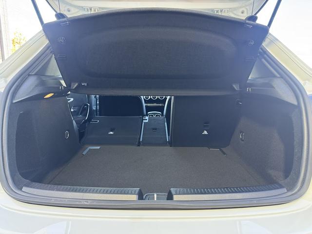 Aクラス A200d AMGラインパッケージ ワンオーナー/アドバンストパッケージ/360°カメラ/スライディングルーフ/ヘッドアップディスプレイ/10.25インチディスプレイ/純正ドライブレコーダー/ETC/前席シートヒーター/車検整備付き(43枚目)