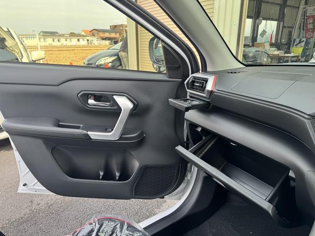 ライズ Ｇ　ナビレディパッケージ／衝突被害軽減ブレーキ／ＬＥＤヘッドライト／純正１６インチアルミホイール／プッシュスタート／コーナーセンサー／運転席シートリフター／オートエアコン／オートリトラミラー／禁煙車（17枚目）