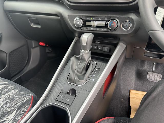 ライズ Ｚ　ナビレディパッケージ／衝突被害軽減ブレーキ／レーダークルーズコントロール／オートブレーキホールド／前席シートヒーター／ＬＥＤヘッドライト／純正１７インチＡＷ／シーケンシャルウィンカー／プッシュスタート（21枚目）