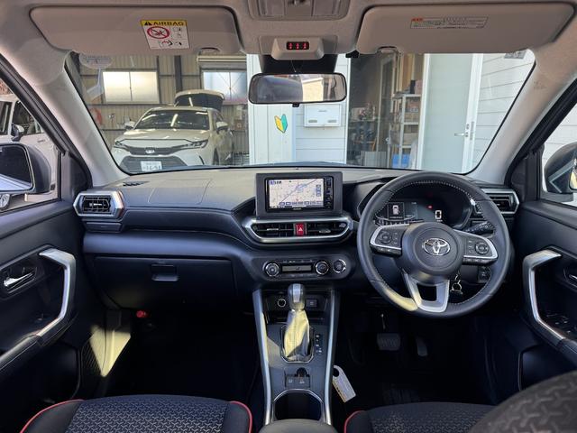 ライズ Ｚ　衝突被害軽減ブレーキ／アダプティブクルーズコントロール／ＬＥＤヘッドライト＆フォグ／シーケンシャルウィンカー／シートヒーター／純正１７インチアルミホイール／ワンセグ対応ナビ／バックカメラ／ＥＴＣ（12枚目）