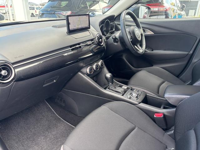 ＣＸ－３ １５Ｓ　ツーリング　純正８．８インチディスプレイナビ　マルチカメラ　フルセグ　Ｂｌｕｅｔｏｏｔｈオーディオ　ＵＳＢ　ＡｐｐｌｅｃａｒＰｌａｙ　ＬＥＤヘッドライト　ＥＴＣ　コーナーセンサー　衝突軽減ブレーキ（20枚目）