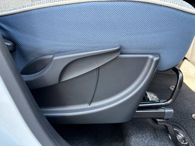 ムーヴキャンバス ストライプスＧ　雹害車につき現車確認した方のみ販売可　７インチナビ　バックカメラ　コーナーセンサー　前席シートヒーター　スマアシ　ステアリングスイッチ　ＤＶＤ再生　両側電動スライド　ホッとカップホルダー（24枚目）