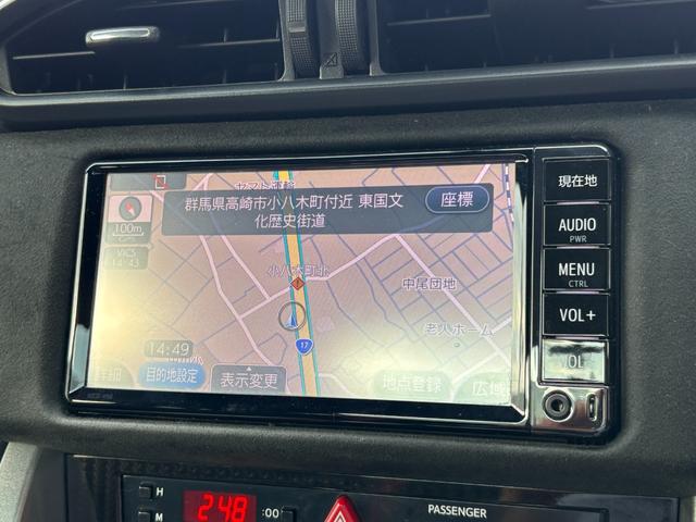 ８６ ＧＴリミテッド　純正ＳＤナビ　バックカメラ　ＴＶ　Ｂｌｕｅｔｏｏｔｈオーディオ　ＬＥＤヘッドライト　フォグ　シートヒーター　クルーズコンロトール　ＥＴＣ　ステリモ　ドラレコ前後　リアスポイラー　赤黒ハーフレザー（3枚目）