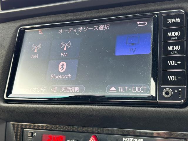 ８６ ＧＴリミテッド　純正ＳＤナビ　バックカメラ　ＴＶ　Ｂｌｕｅｔｏｏｔｈオーディオ　ＬＥＤヘッドライト　フォグ　シートヒーター　クルーズコンロトール　ＥＴＣ　ステリモ　ドラレコ前後　リアスポイラー　赤黒ハーフレザー（5枚目）