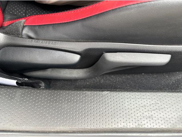 ８６ ＧＴリミテッド　純正ＳＤナビ　バックカメラ　ＴＶ　Ｂｌｕｅｔｏｏｔｈオーディオ　ＬＥＤヘッドライト　フォグ　シートヒーター　クルーズコンロトール　ＥＴＣ　ステリモ　ドラレコ前後　リアスポイラー　赤黒ハーフレザー（21枚目）