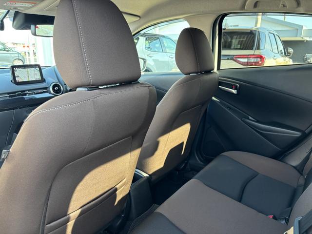 MAZDA2 15Sプロアクティブ 純正SDナビ フルセグ CD&DVD再生 Bluetoothオーディオ 全方位カメラ LEDヘッドライト シートヒーター ETC LEDヘッドライト ステアリングスイッチ コーナーセンサー(14枚目)