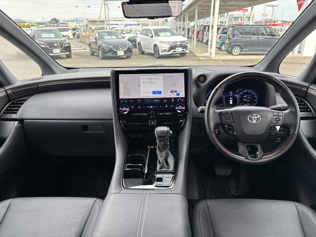 アルファード Ｚ　１４インチコネクトナビ　１３．２インチ後席モニター　フルセグＴＶ　パノラマカメラ　ムーンルーフ　ＨＤＭＩ　ステアリングヒーター　置くだけ充電　両側電動スライド　デジタルインナーミラー（2枚目）