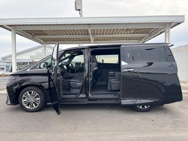 アルファード Ｚ　１４インチコネクトナビ　１３．２インチ後席モニター　フルセグＴＶ　パノラマカメラ　ムーンルーフ　ＨＤＭＩ　ステアリングヒーター　置くだけ充電　両側電動スライド　デジタルインナーミラー（40枚目）