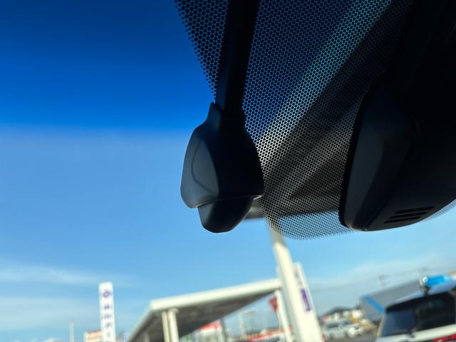 その他気になる箇所が御座いましたら、車両の脇からお電話にて状態をお伝えさせて頂く事も可能ですし、直接追加の写真をお送りさせて頂く事も可能です。