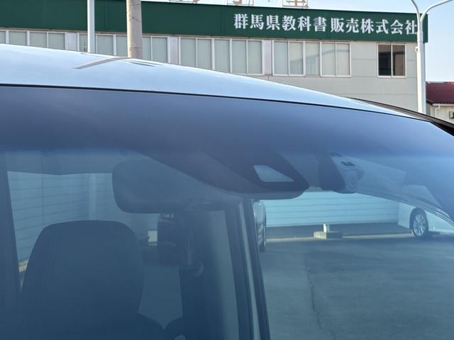 その他気になる箇所が御座いましたら、車両の脇からお電話にて状態をお伝えさせて頂く事も可能ですし、直接追加の写真をお送りさせて頂く事も可能です。