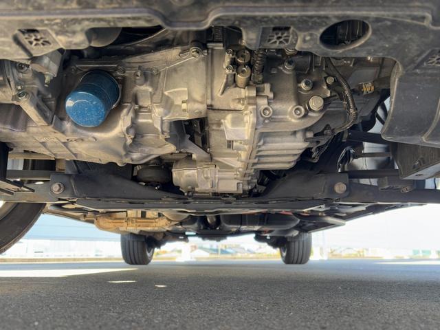 その他気になる箇所が御座いましたら、車両の脇からお電話にて状態をお伝えさせて頂く事も可能ですし、直接追加の写真をお送りさせて頂く事も可能です。