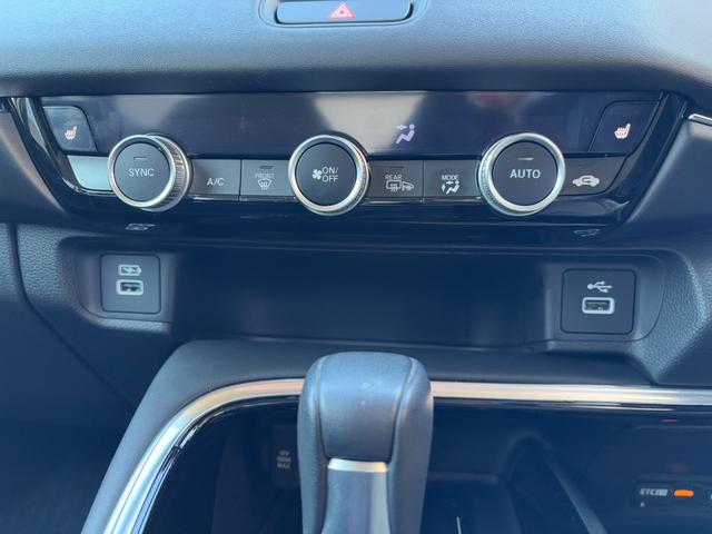 ヴェゼル ｅ：ＨＥＶ　Ｚ　純正メモリーナビ　バックカメラ　Ｂｌｕｅｔｏｏｔｈ　アップルカープレイ　ＬＥＤヘッドライト　ＬＥＤフォグ　シートヒーター　ビルドインＥＴＣ２．０（5枚目）