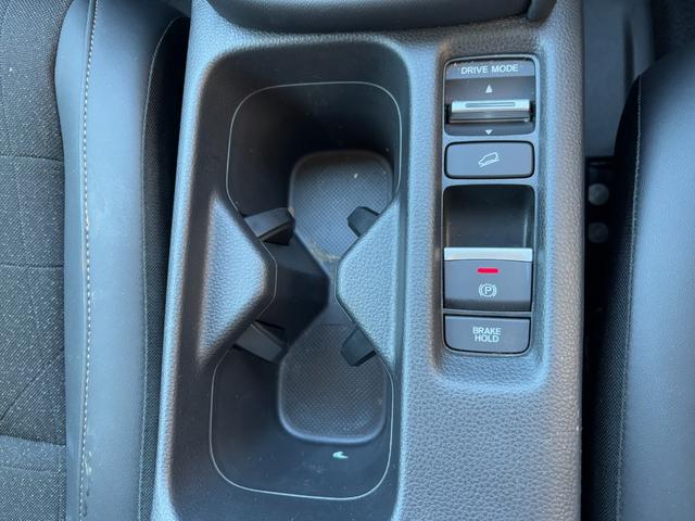 ヴェゼル ｅ：ＨＥＶ　Ｚ　純正メモリーナビ　バックカメラ　Ｂｌｕｅｔｏｏｔｈ　アップルカープレイ　ＬＥＤヘッドライト　ＬＥＤフォグ　シートヒーター　ビルドインＥＴＣ２．０（8枚目）