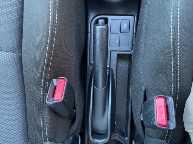 ヴィッツ F セーフティーエディションIII 純正SDナビ バックカメラ TV Bluetooth LEDヘッドライト ビルドインETC オートライト トヨタセーフティ 純正ドラレコ オートハイビーム(6枚目)