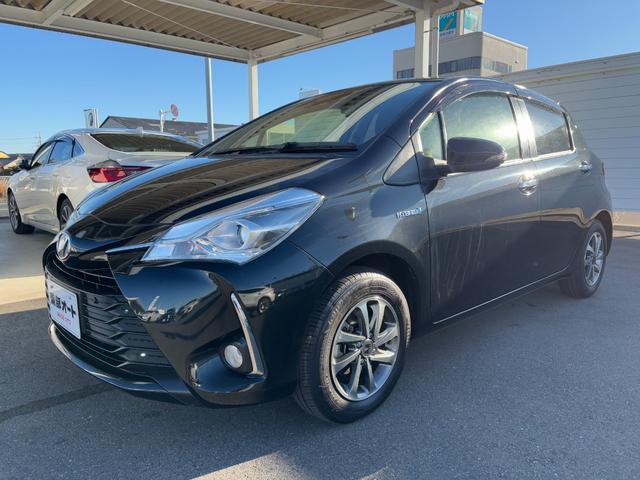 ヴィッツ ハイブリッドＦ　セーフティーエディションＩＩＩ　純正９インチＳＤナビ　バックカメラ　フルセグＴＶ　ＣＤ＆ＤＶＤ再生　Ｂｌｕｅｔｏｏｔｈ　ＬＥＤヘッドライト　フォグランプ　トヨタセーフティ　ビルドインＥＴＣ　オートハイビーム　オートライト（28枚目）